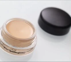 MAC Cosmetics Pro Longwear Paint Pot Oogmake-up - Soft Ochre 22 MAC Cosmetics Pro Longwear Paint Pot Oogmake-up - Soft Ochre -Cosmeticawinkel 1200x1061 1