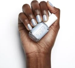 Essie Nagellak - 741 Love At Frost Sight -Cosmeticawinkel 1200x1098 4