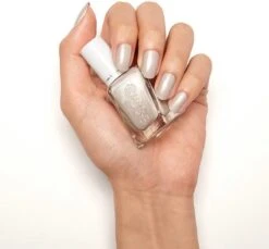 Essie Gel Couture 90 Make The Cut - Gel Nagellak -Cosmeticawinkel 1200x1111 2