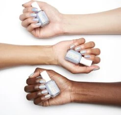 Essie Nagellak - 741 Love At Frost Sight -Cosmeticawinkel 1200x1142 5