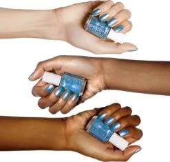 Essie Nagellak Winter 2018 - 586 Glow With The Flow -Cosmeticawinkel 1200x1143 12