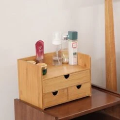 Merkloos Decopatent® Luxe Make-up Organizer Met 3 Lades - Cosmetica Organizer Make Up Met Schuiflade Bamboe Hout - Cosmeticahouder - Toren 14 Merkloos Decopatent® Luxe Make-up Organizer Met 3 Lades - Cosmetica Organizer Make Up Met Schuiflade Bamboe Hout - Cosmeticahouder - Toren -Cosmeticawinkel 1200x1200 1000