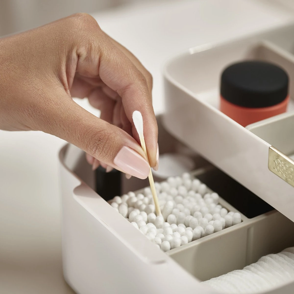 Joseph Joseph Cosmetica Opbergdoos Medium - Medium - Sorteervakken & Uitschuifbaar 11 Joseph Joseph Cosmetica Opbergdoos Medium - Medium - Sorteervakken & Uitschuifbaar - Afbeelding 9