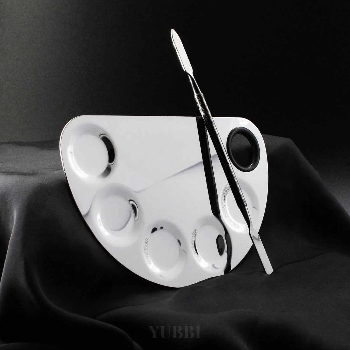 YUBBI™ Professioneel Mixing Palette - Inclusief Spatula - Voor Make Up - Nail Art - Nagellak - Gellak - RVS - Zilver 5 YUBBI™ Professioneel Mixing Palette - Inclusief Spatula - Voor Make Up - Nail Art - Nagellak - Gellak - RVS - Zilver - Afbeelding 3