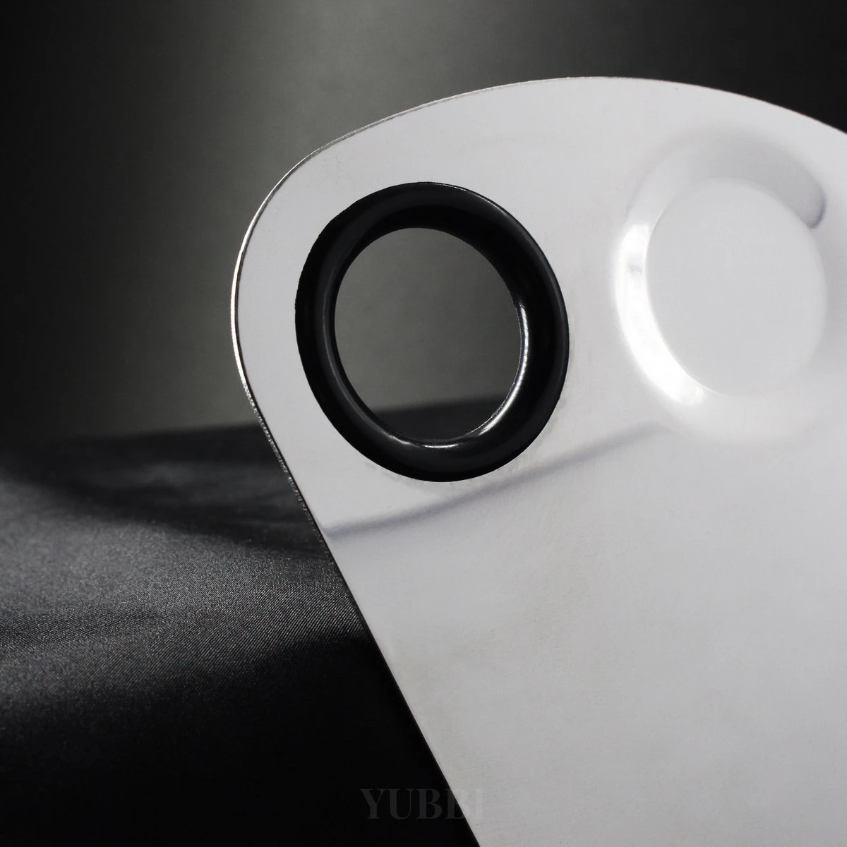 YUBBI™ Professioneel Mixing Palette - Inclusief Spatula - Voor Make Up - Nail Art - Nagellak - Gellak - RVS - Zilver 6 YUBBI™ Professioneel Mixing Palette - Inclusief Spatula - Voor Make Up - Nail Art - Nagellak - Gellak - RVS - Zilver - Afbeelding 4