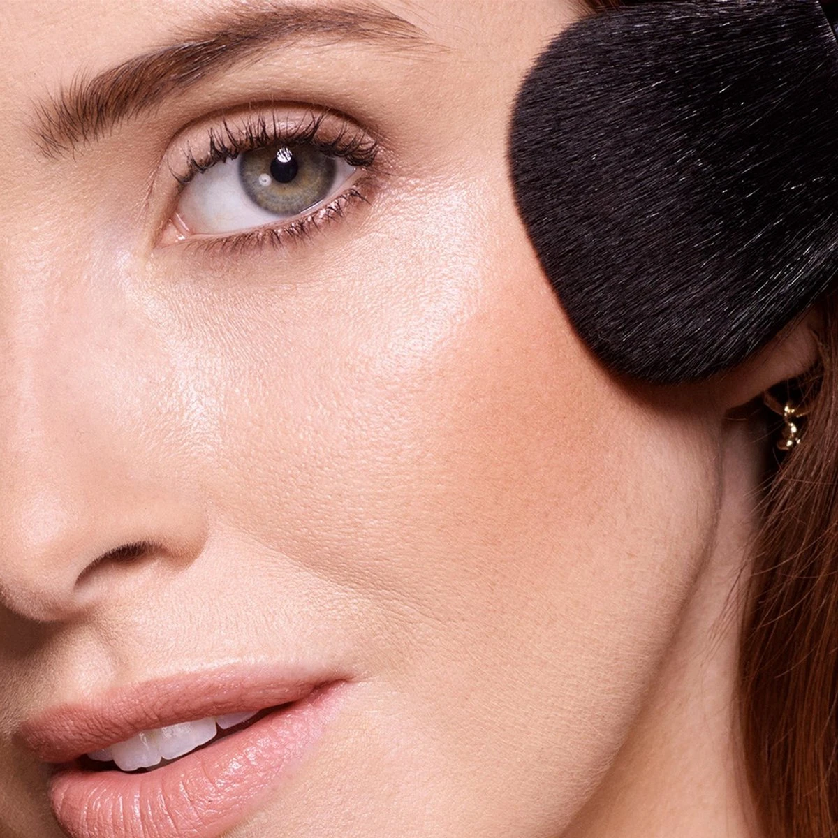 Max Factor Facefinity Matte Powder Bronzer - 001 Light Bronze 5 Max Factor Facefinity Matte Powder Bronzer - 001 Light Bronze - Afbeelding 3