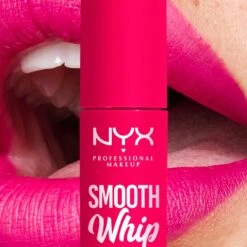 NYX Professional Makeup - Smooth Whip Matte Lip Cream Pillow Fight - Vloeibare Lippenstift - 4ML -Cosmeticawinkel 1200x1200 383