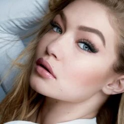 Maybelline Falsies Push Up Angel Mascara - Zwart -Cosmeticawinkel 1200x1200 567