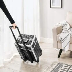 Cosmetische Koffer, Trolley, Make-up Case Met Handvat, 4 Universele Wielen, 4 Uitschuifbare Dienbladen, Make-up Tas, Voor Reizen, Zwart 13 Cosmetische Koffer, Trolley, Make-up Case Met Handvat, 4 Universele Wielen, 4 Uitschuifbare Dienbladen, Make-up Tas, Voor Reizen, Zwart -Cosmeticawinkel 1200x1200 860