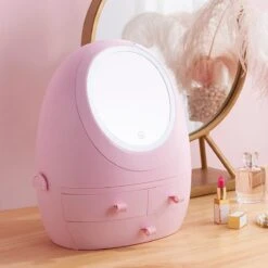 Make Up Organizer Met Make Up Spiegel En Led Verlichting | Usb Opladen Make-Up Tool Organizer Cosmetische Opbergdoos Draagbare Lade Led Spiegel Make-Up Tool Kits Opbergrek Maquillage | Make Up Spiegel Met Verlichting | Make Up Organizer Lades - Roze 13 Make Up Organizer Met Make Up Spiegel En Led Verlichting | Usb Opladen Make-Up Tool Organizer Cosmetische Opbergdoos Draagbare Lade Led Spiegel Make-Up Tool Kits Opbergrek Maquillage | Make Up Spiegel Met Verlichting | Make Up Organizer Lades - Roze -Cosmeticawinkel 1200x1200 959
