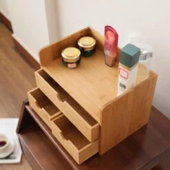 Merkloos Decopatent® Luxe Make-up Organizer Met 3 Lades - Cosmetica Organizer Make Up Met Schuiflade Bamboe Hout - Cosmeticahouder - Toren 13 Merkloos Decopatent® Luxe Make-up Organizer Met 3 Lades - Cosmetica Organizer Make Up Met Schuiflade Bamboe Hout - Cosmeticahouder - Toren -Cosmeticawinkel 1200x1200 999