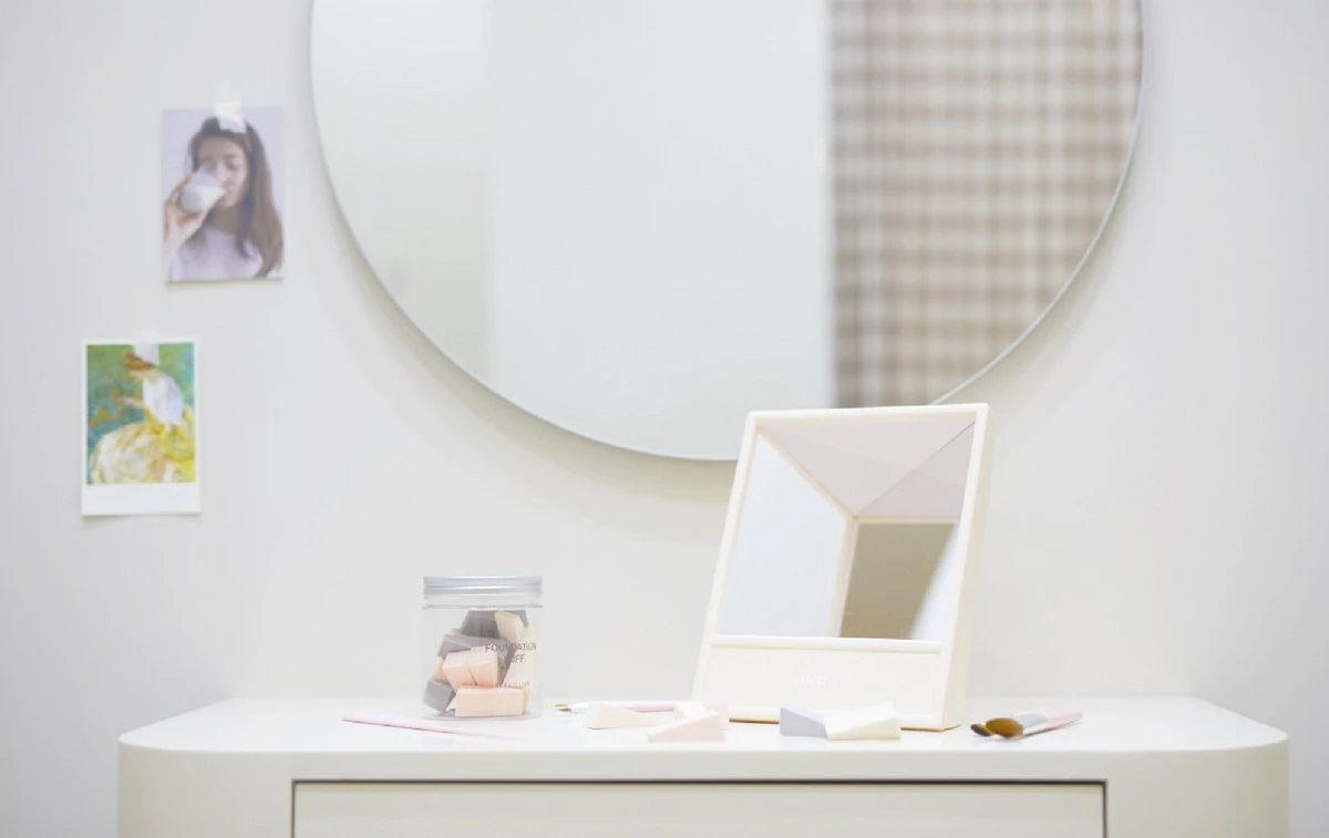 MRMR - The Non-reversing Mirror - Zonder Links & Rechts Gespiegeld - Make Up Spiegel 6 MRMR - The Non-reversing Mirror - Zonder Links & Rechts Gespiegeld - Make Up Spiegel - Afbeelding 4