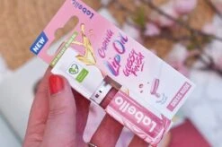 Labello Caring Lip Oil Clear Glow - 5.5 Ml 16 Labello Caring Lip Oil Clear Glow - 5.5 Ml -Cosmeticawinkel 1200x799 3