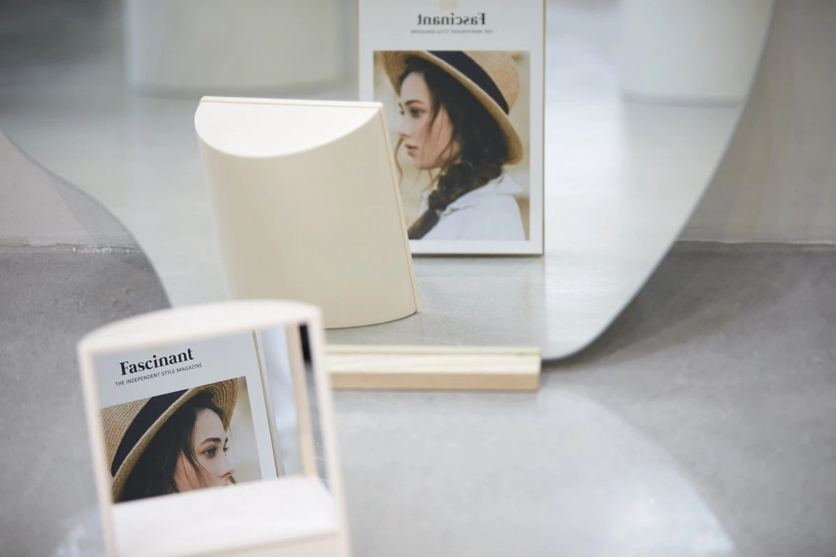 MRMR - The Non-reversing Mirror - Zonder Links & Rechts Gespiegeld - Make Up Spiegel 5 MRMR - The Non-reversing Mirror - Zonder Links & Rechts Gespiegeld - Make Up Spiegel - Afbeelding 3