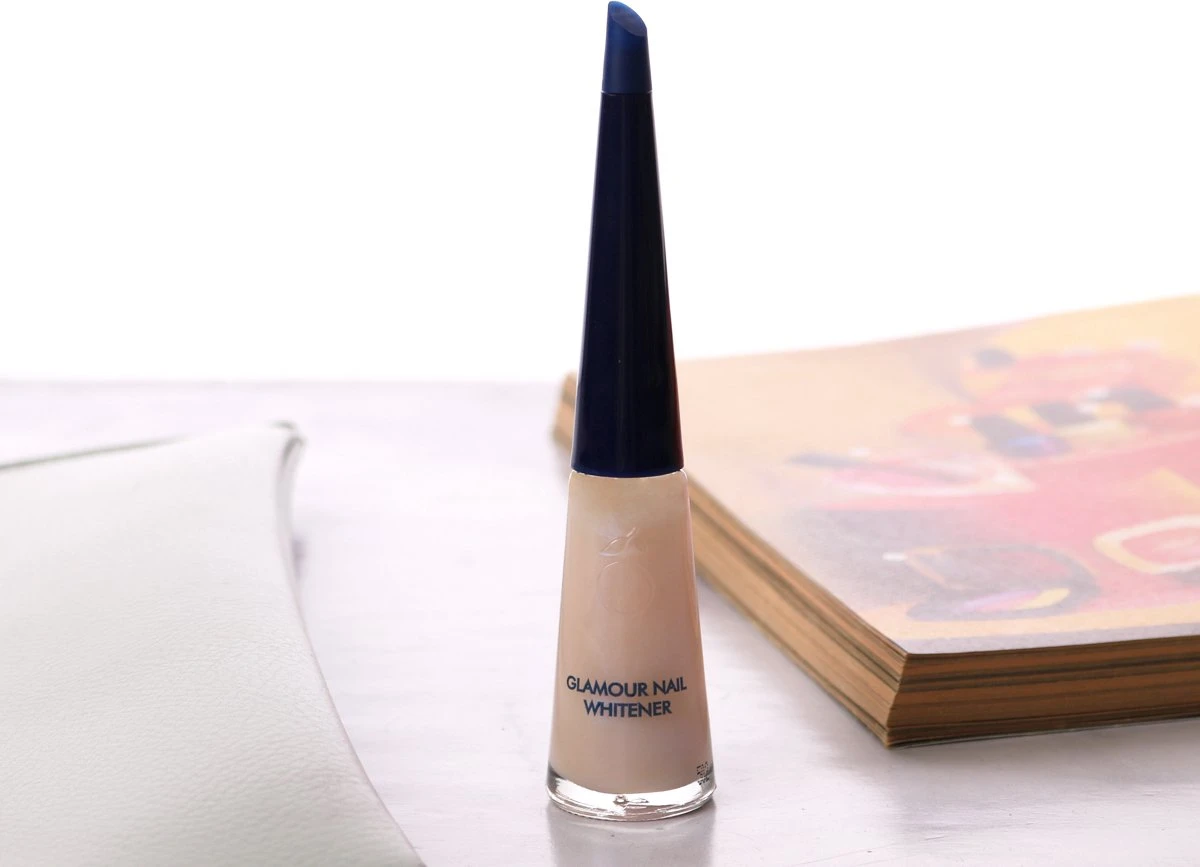 Herome Glamour Nail Whitener - Natural Nail Whitener Met Een Romige Parelmoerglans - Camoufleert Doffe Of Verkleurde Nagels - 10ml. 8 Herome Glamour Nail Whitener - Natural Nail Whitener Met Een Romige Parelmoerglans - Camoufleert Doffe Of Verkleurde Nagels - 10ml. - Afbeelding 6