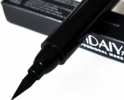 HANDAIYAN® | Eyeliner Met Wing Stempel | Zwarte Oog Stempel | 2 In 1 Eyeliner | Eyeliner Tool | Wing Eyeliner | Wing Stamp 19 HANDAIYAN® | Eyeliner Met Wing Stempel | Zwarte Oog Stempel | 2 In 1 Eyeliner | Eyeliner Tool | Wing Eyeliner | Wing Stamp -Cosmeticawinkel 1200x971 2