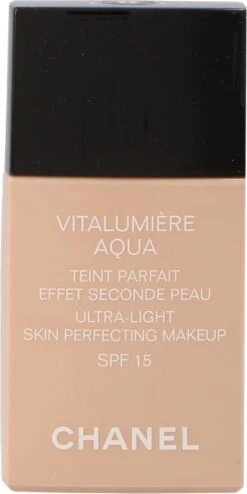Chanel Vitalumiere Aqua Foundation - 30 Beige - SPF15 - 30 Ml -Cosmeticawinkel 600x1200 1