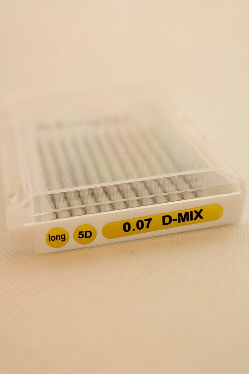 Mowny Beauty - Wimperextensions - 5D Premade Fans - Mix Tray 0,07mm D-krul - Natuurlijke Wimperextensions - Russisch Volume 6 Mowny Beauty - Wimperextensions - 5D Premade Fans - Mix Tray 0,07mm D-krul - Natuurlijke Wimperextensions - Russisch Volume - Afbeelding 4