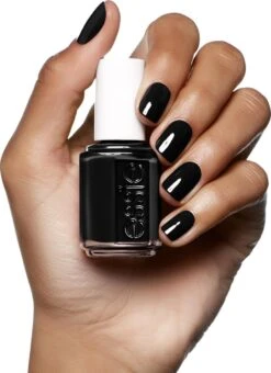 Essie Licorice 88 - Zwart - Nagellak 28 Essie Licorice 88 - Zwart - Nagellak -Cosmeticawinkel 871x1200 4