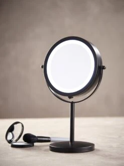 DAY Make-up Spiegel Met Verlichting - LED - 360° Draaibaar - Dubbelzijdig - 5x Vergroting - Scheerspiegel -Cosmeticawinkel 899x1200 17